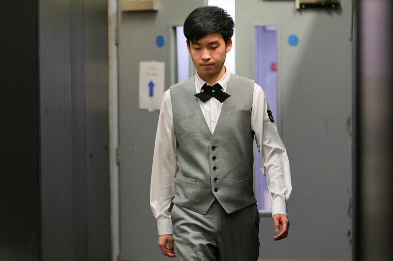 第三个出局 第三个出局